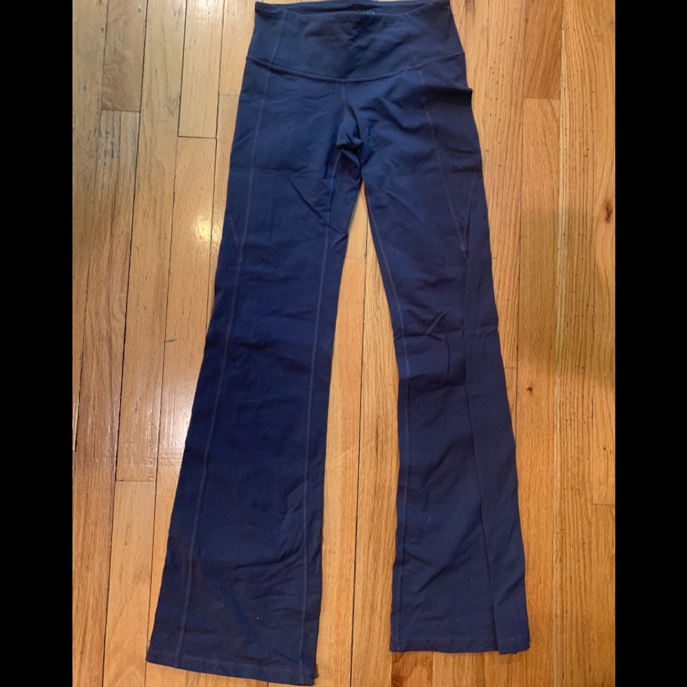 ATHLETA CHARCOAL YOGA PANTS